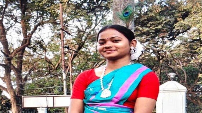 संथाल गांव की कलाकार पहुंची राष्ट्रीय मंच पर, जानिए कौन हैं बबीता हेम्ब्रम