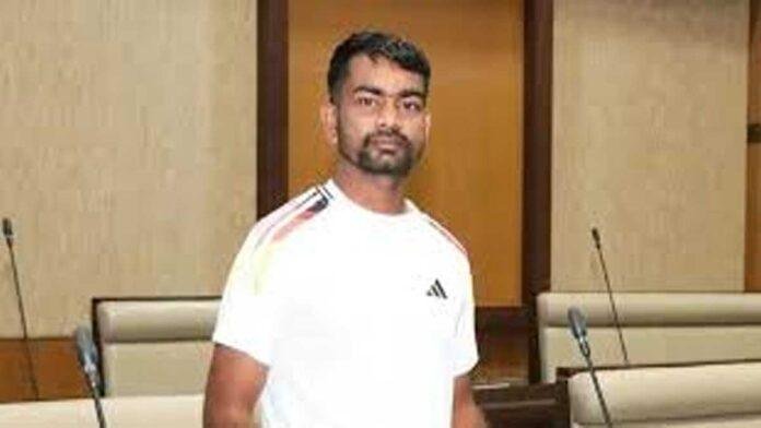 राज्यसभा चुनाव में सबसे खास बना जयराम महतो का वोट, आखिर किसे दिया समर्थन? राज्यसभा चुनाव में सबसे खास बना जयराम महतो का वोट, आखिर किसे दिया समर्थन?