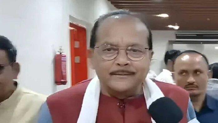 28 नहीं, 28.97 वोट! आखिर किस गणित के भरोसे राधाकृष्ण किशोर ने कर दिया जीत का दावा?Image 2026-06-18 at 8.11.16 AM 28 नहीं, 28.97 वोट! आखिर किस गणित के भरोसे राधाकृष्ण किशोर ने कर दिया जीत का दावा?
