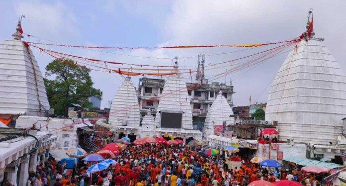 Deoghar Nagar Nigam: सावन शुरू होने से पहले बाबा मंदिर रोड की बदहाली आई सामने, नगर निगम पर उठे सवाल