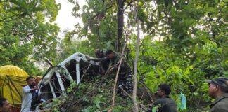 Hazaribagh की ‘मौत की घाटी’ में फिर हुआ हादसा, खाई में ट्रेलर गिरने से मची अफरा-तफरी