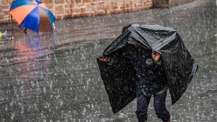 Motihari Weather Today: बिहार में रातोंरात बदला मौसम, मोतिहारी की बारिश ने किसानों को दी बड़ी खुशखबरी