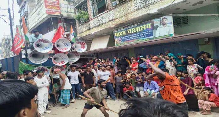 Bermo Muharram News: चंद्रपुरा में मोहर्रम का अनोखा नजारा, अखाड़ों के करतब ने जीता लोगों का दिल