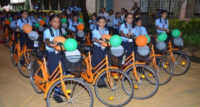 Jharkhand Students Scheme: झारखंड के 800 छात्रों को साइकिल देने के साथ सरकार ने कौन-सा बड़ा ऐलान किया?