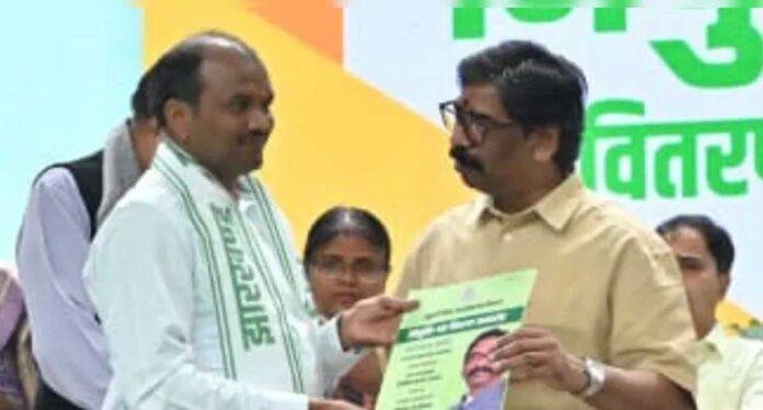 Jharkhand Teacher Appointment: 8 साल इंतजार, फिर मिला नियुक्ति पत्र... लेकिन अगले ही दिन हो गया रिटायरमेंट