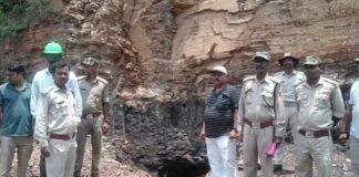 Ramgarh News: गैस हादसे के बाद एक्शन में CCL और वन विभाग, अवैध कोयला खदानों पर चला बुलडोजर Ramgarh News: गैस हादसे के बाद एक्शन में CCL और वन विभाग, अवैध कोयला खदानों पर चला बुलडोजर