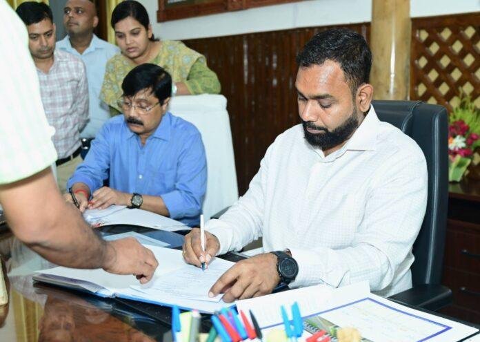 Motihari DM Saurabh Suman Yadav