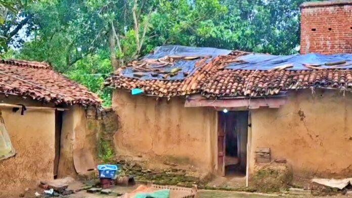 आवास योजनाओं के नाम पर अवैध वसूली के आरोप