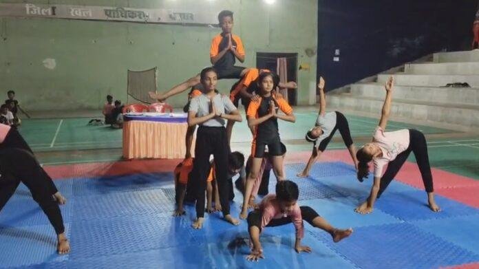 देवघर में जिला स्तरीय प्रथम योगासना स्पोर्ट चैंपियनशिप का भव्य आयोजन, खिलाड़ियों ने दिखाई प्रतिभा