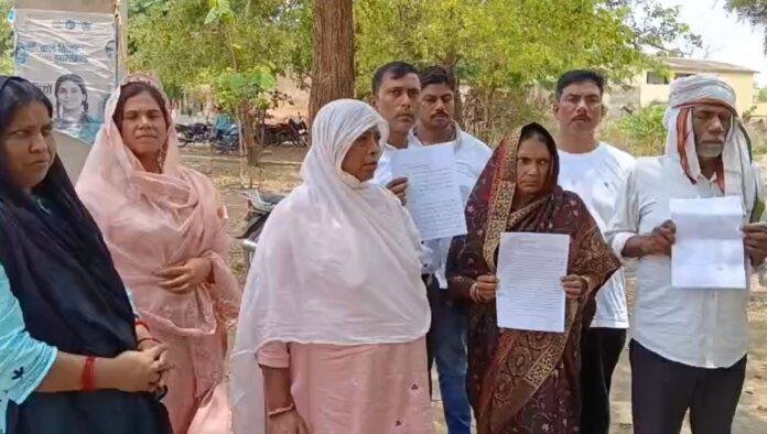 11 एकड़ जमीन को लेकर गढ़वा में घमासान, पीड़ितों ने लगाए गंभीर आरोप