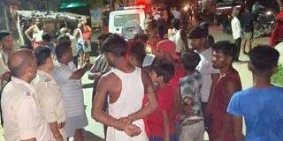 चौपारण में दर्दनाक सड़क हादसा: अज्ञात ऑटो की टक्कर से बाइक सवार युवक की मौत, एक गंभीर घायल