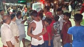चौपारण में दर्दनाक सड़क हादसा: अज्ञात ऑटो की टक्कर से बाइक सवार युवक की मौत, एक गंभीर घायल चौपारण में दर्दनाक सड़क हादसा: अज्ञात ऑटो की टक्कर से बाइक सवार युवक की मौत, एक गंभीर घायल