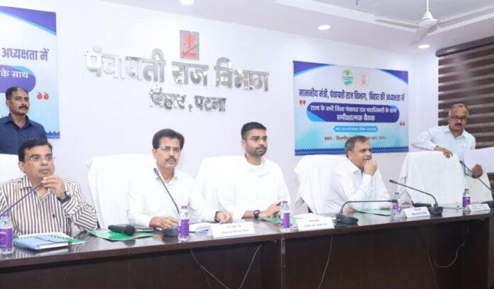 Solar Street Light Mission: 15 जुलाई तक हर पंचायत में स्ट्रीट लाइट लगाने का लक्ष्य, मंत्री ने एजेंसियों को दी सख्त चेतावनी