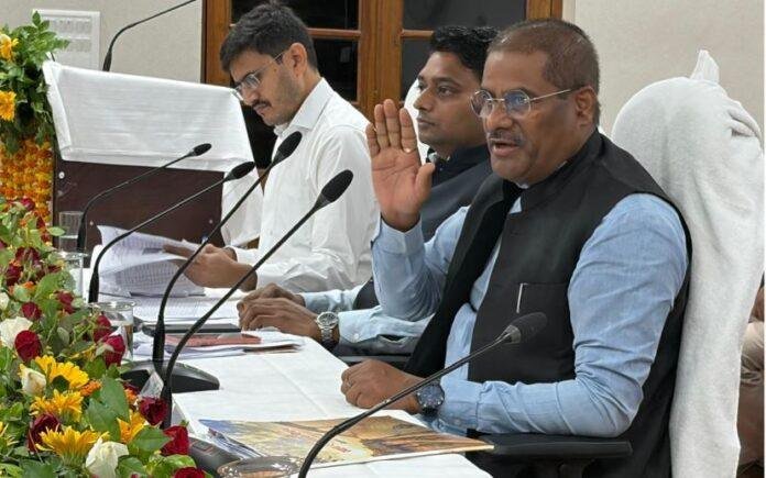 Bihar Mining News: किसानों पर मिट्टी निकालने पर जुर्माना नहीं, खनन अधिकारियों को मंत्री प्रमोद कुमार के सख्त निर्देश