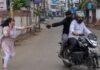 Ranchi Crime News: मोबाइल स्नैचर का स्कूटी से पीछा कर युवती ने छीना अपना Phone, पुलिस ने जब्त की बाइक