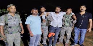 Hazaribagh Encounter: राहुल दुबे गैंग के दो बदमाश पुलिस मुठभेड़ में गिरफ्तार, एक के पैर में लगी गोली Hazaribagh Encounter: राहुल दुबे गैंग के दो बदमाश पुलिस मुठभेड़ में गिरफ्तार, एक के पैर में लगी गोली