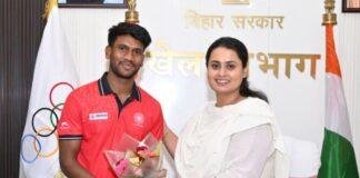 Bihar Sports News: हॉकी स्टार सावन कुमार को खेल मंत्री ने किया सम्मानित, कहा हर प्रतिभा को मिलेगा अवसर