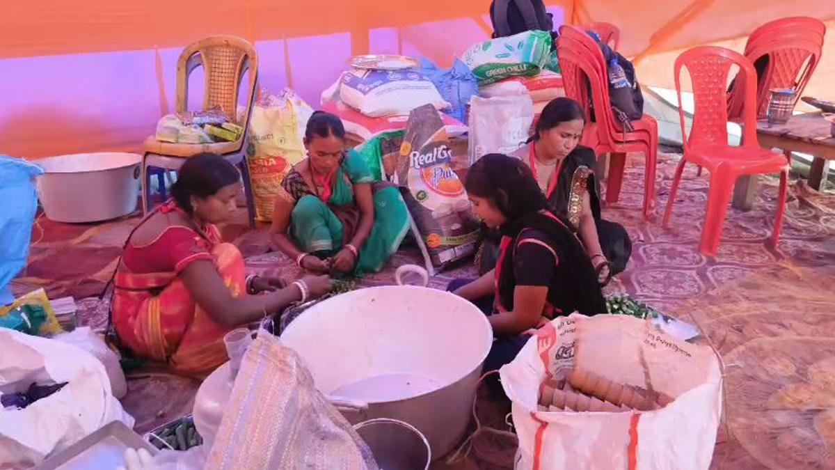 सरकार व जीविका दीदियों का नया पहल, 24 घंटे सेंधा नमक से तैयार परोसा जा रहा सात्विक भोजन | 22Scope News Bha Jivika Didi 1 22Scope News