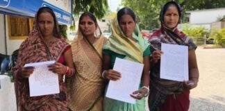 ग्राम सड़क पर फिर अतिक्रमण, ग्रामीणों का फूटा गुस्सा, DM से लगाई स्थायी कार्रवाई की गुहार