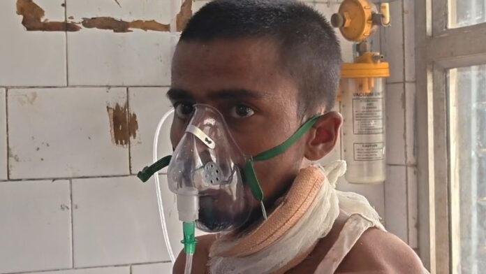 दिल दहला देने वाली वारदात, नशे की लत से फेफड़ा खराब होने पर परेशान युवक ने ब्लेड से रेता अपना गला, हालत नाजुक