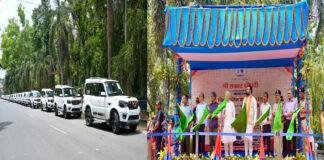 मुख्यमंत्री ने बिहार पुलिस के उपयोग हेतु 48 पुलिस बस, 30 चार पहिया वाहन व 6 एंबुलेंस को हरी झंडी दिखाकर किया रवाना मुख्यमंत्री ने बिहार पुलिस के उपयोग हेतु 48 पुलिस बस, 30 चार पहिया वाहन व 6 एंबुलेंस को हरी झंडी दिखाकर किया रवाना