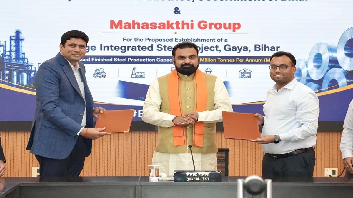 मुख्यमंत्री के समक्ष गयाजी में 6 हजार करोड़ के एकीकृत इस्पात परियोजना के लिए उद्योग विभाग व महाशक्ति ग्रुप के बीच MoU पर हस्ताक्षर | 22Scope News CM MoU 4 22Scope News