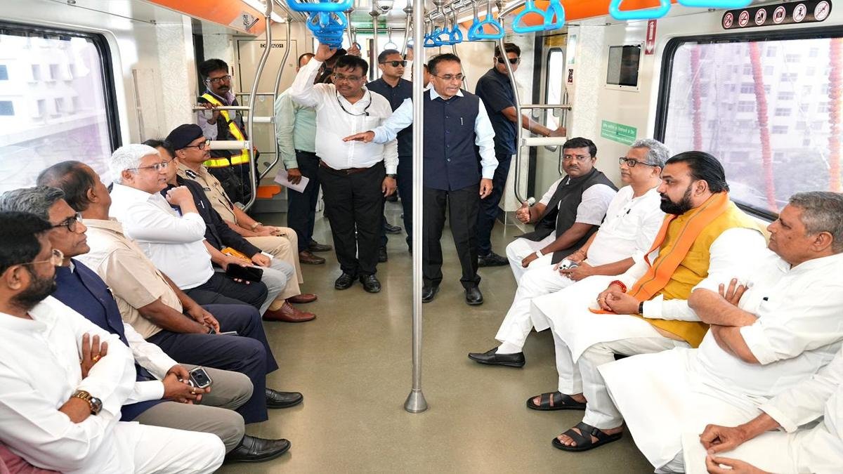 मुख्यमंत्री ने कहा- मेट्रो सेवा के विस्तार से सड़क यातायात का दबाव कम होगा, यात्रा समय में आएगी कमी | 22Scope News CM Patna Metro 6 22Scope News