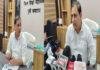DEO कार्यालय में शिक्षिका के पति की मौत पर नया खुलासा, CCTV फुटेज आया सामने, राजन कुमार ने दी सफाई, 3 कर्मियों से मांगा जवाब DEO कार्यालय में शिक्षिका के पति की मौत पर नया खुलासा, CCTV फुटेज आया सामने, राजन कुमार ने दी सफाई, 3 कर्मियों से मांगा जवाब