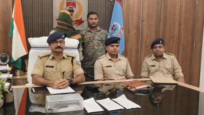 देवघर पुलिस की बड़ी कार्रवाई, हथियार के साथ लूटकांड का आरोपी गिरफ्तार