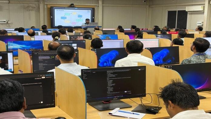 IT मैनेजर ने सीखे AI के तकनीकी गुर, विभागों में कामकाज होगा हाई-टेक