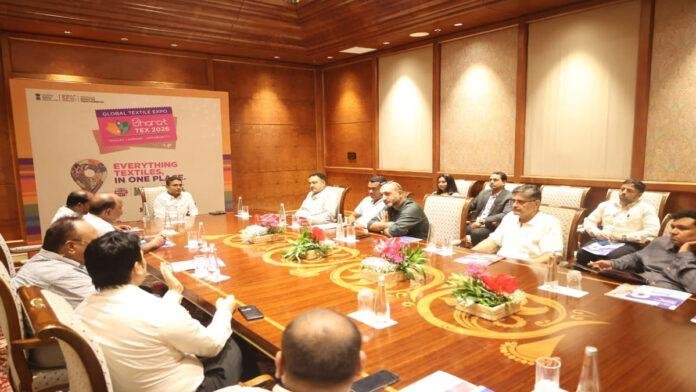 Department of Industries बिहार पैवेलियन को भारत टेक्स 2026 में लगातार मिल रही सराहना, तीसरे दिन भी उमड़ी आगंतुकों की भीड़