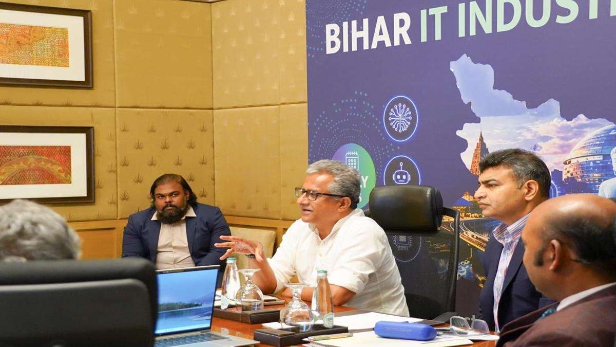 बेंगलुरु में बिहार IT इंडस्ट्री मीट 2026 : वैश्विक टेक कंपनियों ने बिहार में निवेश को लेकर दिखाई गहरी रुचि | 22Scope News Department of Information Technology 2 22Scope News