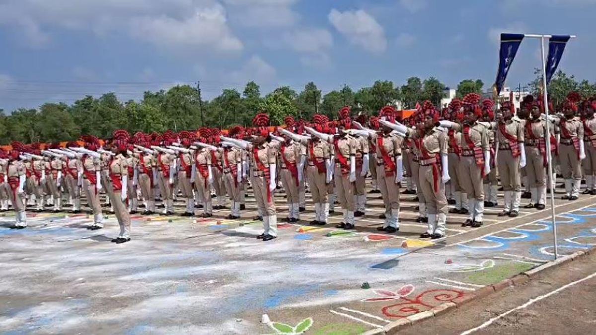 BSAP-3 परिसर में महिला सिपाहियों का पासिंग आउट परेड का आयोजन, मगध प्रमंडल IG विकास वैभव ने लिया परेड की सलामी | 22Scope News Gaya Passing Out Parade 2 22Scope News