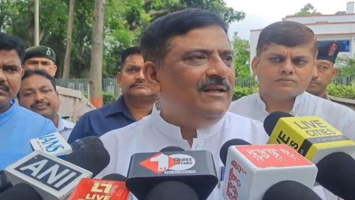 बांकीपुर विधानसभा उपचुनाव : MP संजय झा ने कहा- भारी बहुमत से जीतेगी BJP, लोकतंत्र में सबको लड़ने का अधिकार