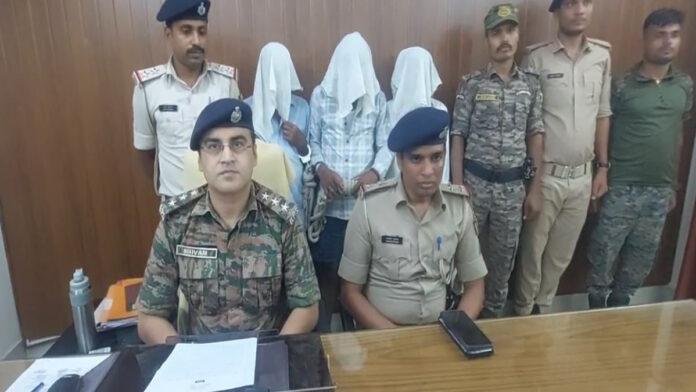 कवैया पुलिस व STF की संयुक्त कार्रवाई, एक पिस्टल व 70 कारतूस के साथ 3 तस्कर गिरफ्तार