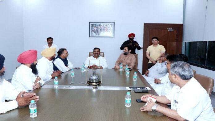 Minister Sanjay Paswan मंत्री संजय पासवान ने पंजाब की इंडियन सुक्रोज मिल पहुंचकर लिया जायजा