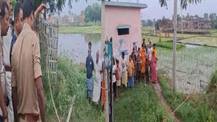 बाढ़ में सनसनी! सड़क किनारे युवक का खून से लथपथ मिला शव, पास में मिला देसी कट्टा