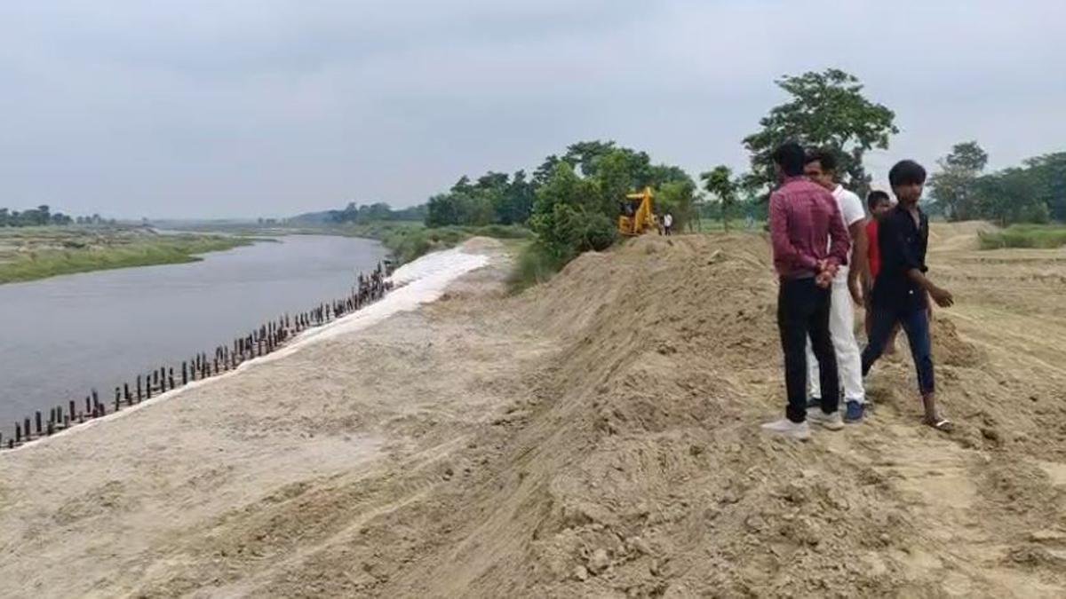 बांध निर्माण पर उठे सवाल, ग्रामीणों ने गुणवत्ता पर जताई नाराजगी, ऊंचाई व चौड़ाई कम, कैसे मिलेगी सुरक्षा | 22Scope News Motihari Bandh 1 22Scope News