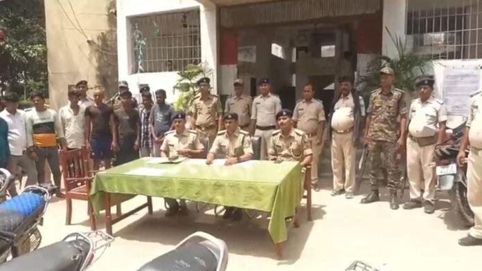 मोतिहारी पुलिस का बड़ा खुलासा, 28 चोरी की बाइक बरामद, 12 आरोपी गिरफ्तार