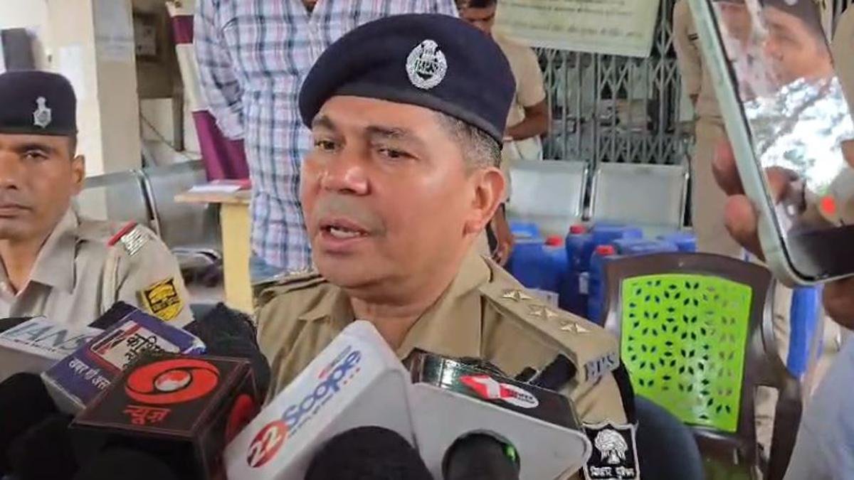 मोतिहारी में नशीले इंजेक्शन की बड़ी खेप बरामद, 2 तस्कर गिरफ्तार | 22Scope News Motihari Police 6 1 22Scope News