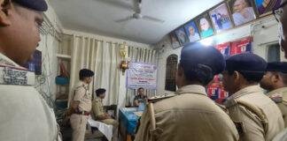 SP ने आधी रात ढाका व चिरैया थाना का किया औचक निरीक्षण, पुलिस महकमे में मचा हड़कंप