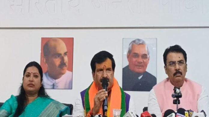 RJD को बड़ा झटका, BJP में शामिल हुए मृत्युंजय तिवारी