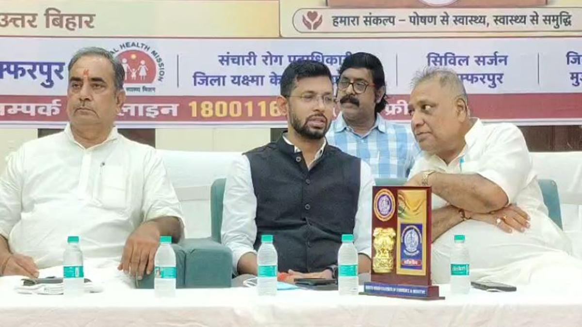 150 TB मरीजों के बीच पोषण आहार वितरित, DM ने 3 मरीजों को लिया गोद | 22Scope News Muz TB 2 22Scope News