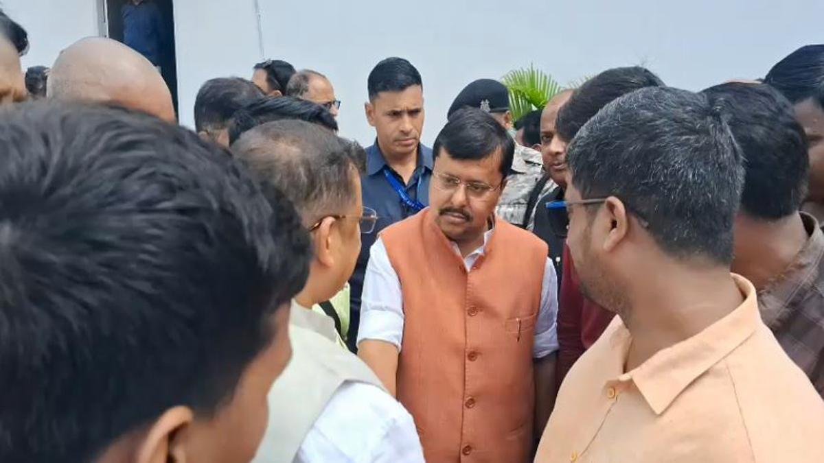 नितिन नवीन के आवास पर बैठकों का दौर जारी, चुनावी रणनीति पर चर्चा | 22Scope News Nitin Navin 1 22Scope News