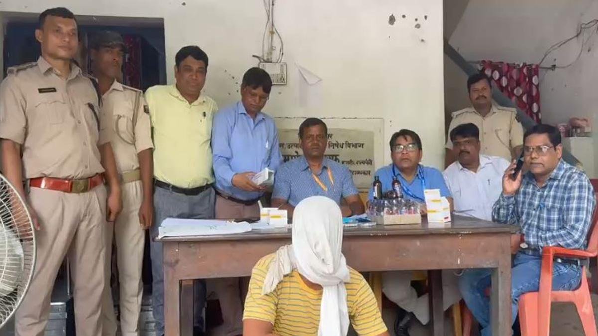 पटना सिटी के मेहंदीगंज में 32 लाख से अधिक के नशीले सिरप व इंजेक्शन बरामद, एक गिरफ्तार | 22Scope News Patna Police 4 2 22Scope News