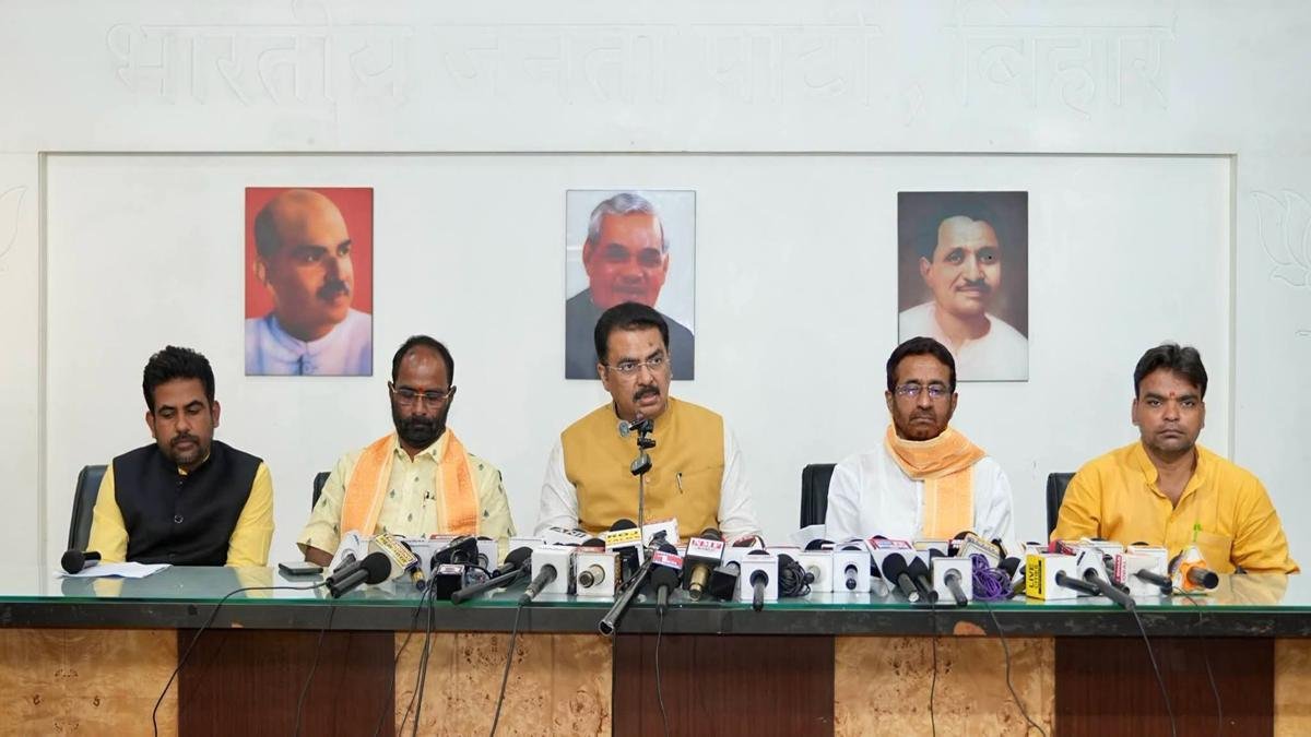 संजय सरावगी ने कहा- राहुल गांधी नीट पर चर्चा से भाग रहे, छात्रों की आड़ में विपक्ष फैला रहा अराजकता | 22Scope News Sanjay Sarawagi 22Scope News