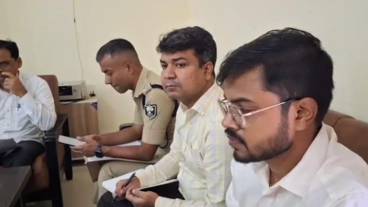 गुप्ता धाम में श्रावणी मेला को लेकर जिला प्रशासन की तैयारी शुरू, DM-SP ने की बैठक | 22Scope News Sasaram DM 1 22Scope News