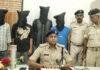 पुलिस ने मोबाइल के साथ 4 साइबर अपराधियों को किया गिरफ्तार