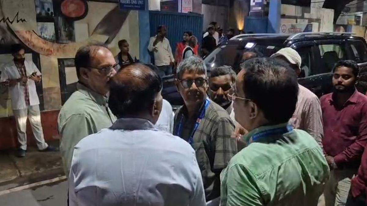 सीतामढ़ी सदर अस्पताल का DM रिची पांडे ने किया औचक निरीक्षण | 22Scope News Sitamarhi DM 1 22Scope News
