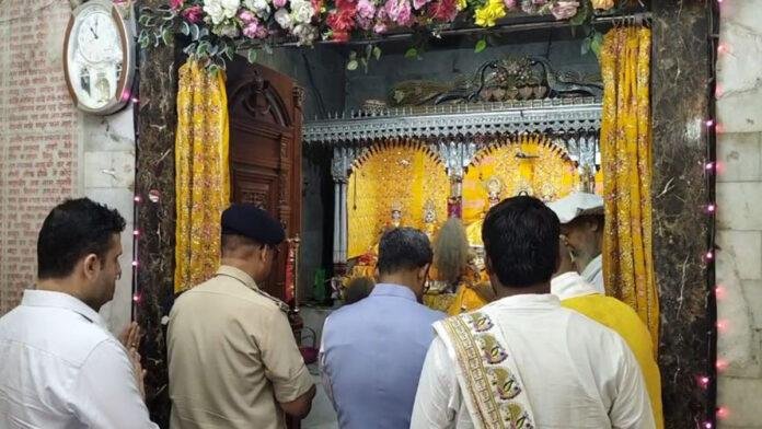 मुख्य सचिव और DGP सीतामढ़ी के विश्व प्रसिद्ध पुनौराधाम पहुंचे, की पूजा अर्चना